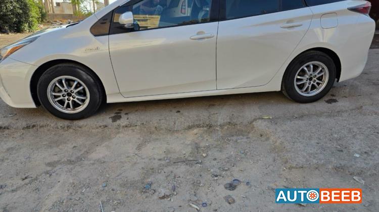 تويوتا بريوس 2017