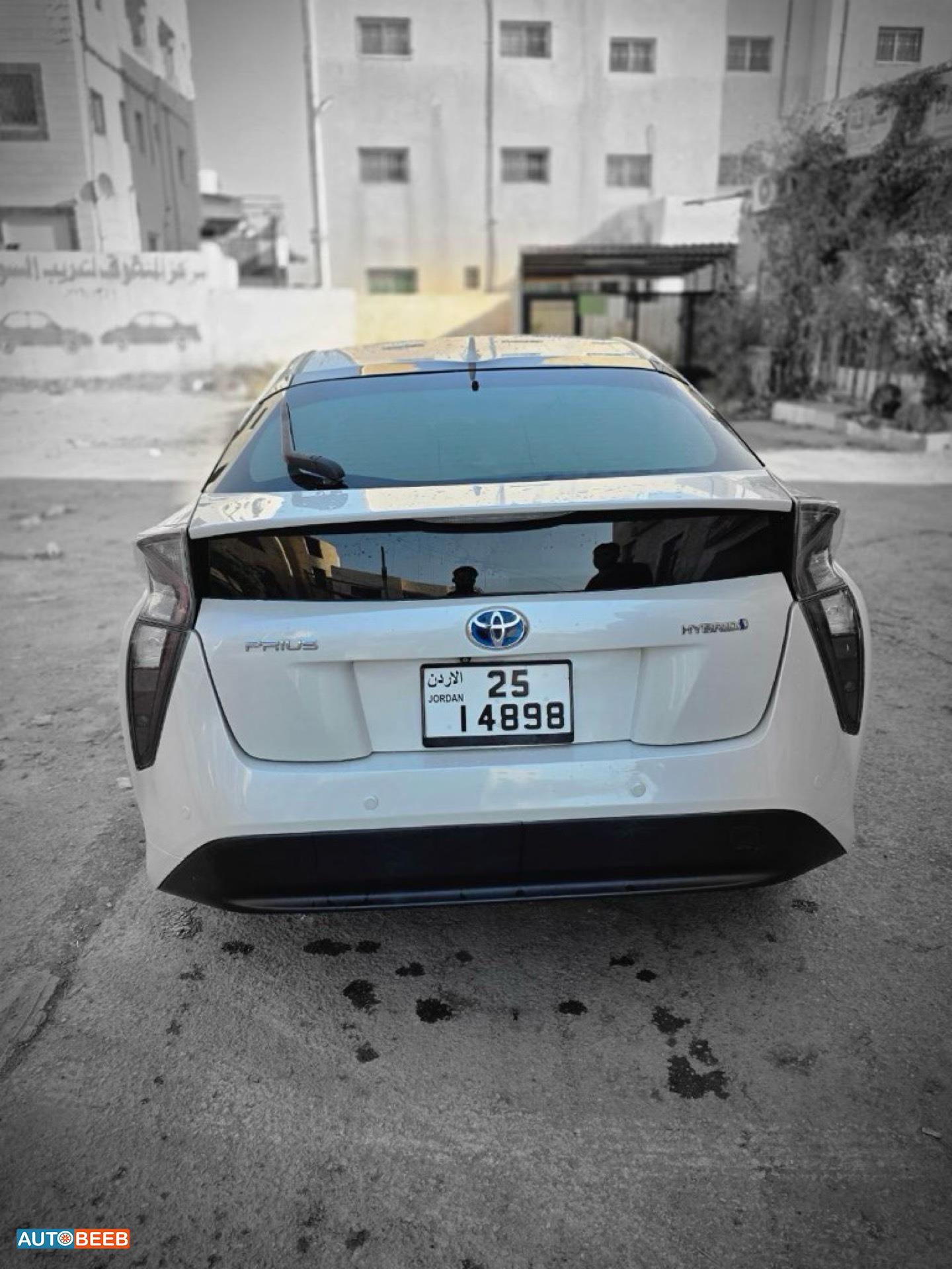 تويوتا بريوس 2017