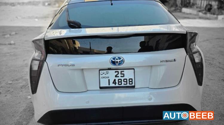 تويوتا بريوس 2017