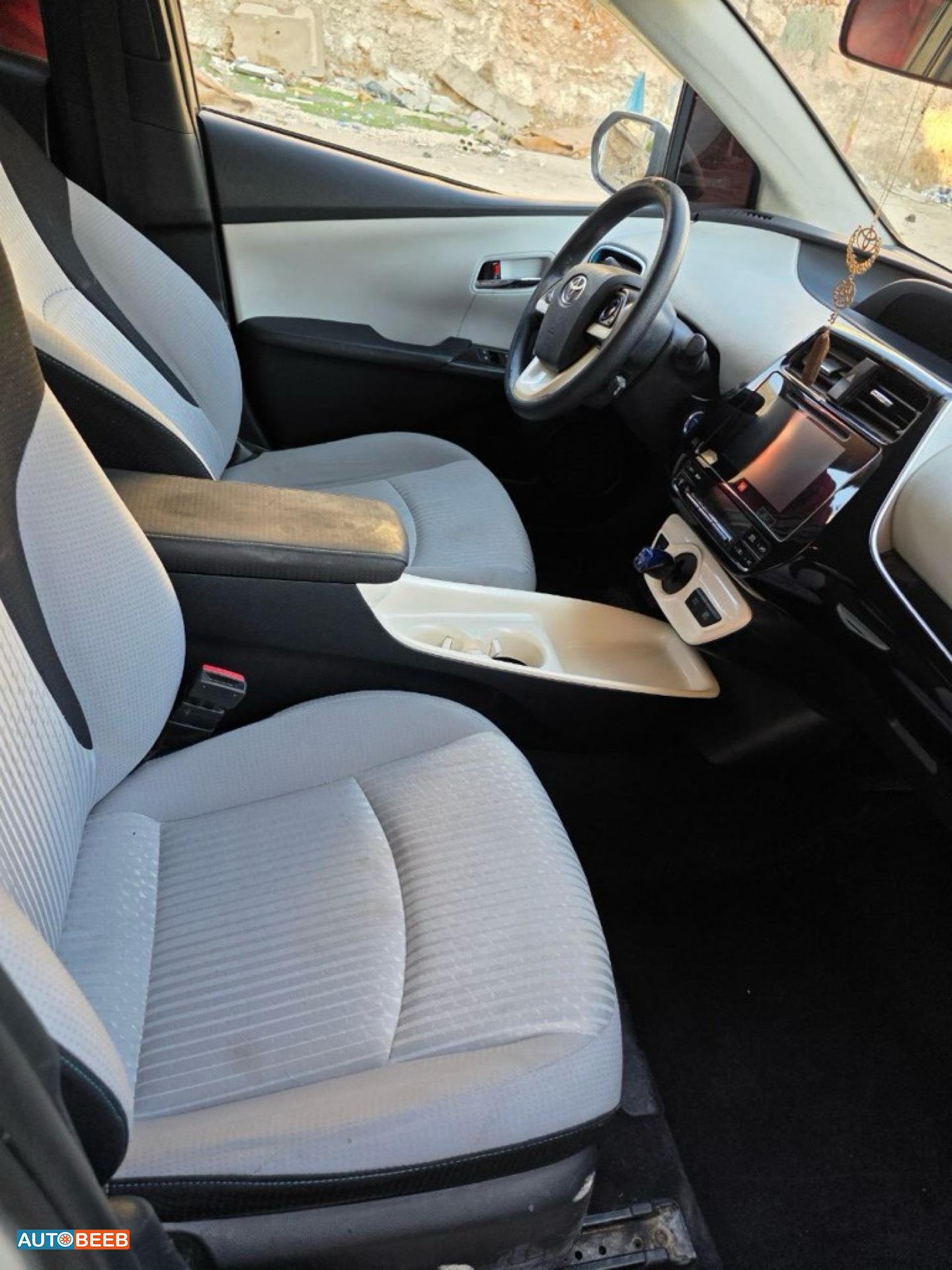 تويوتا بريوس 2017