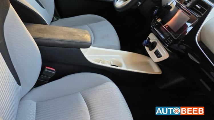 تويوتا بريوس 2017