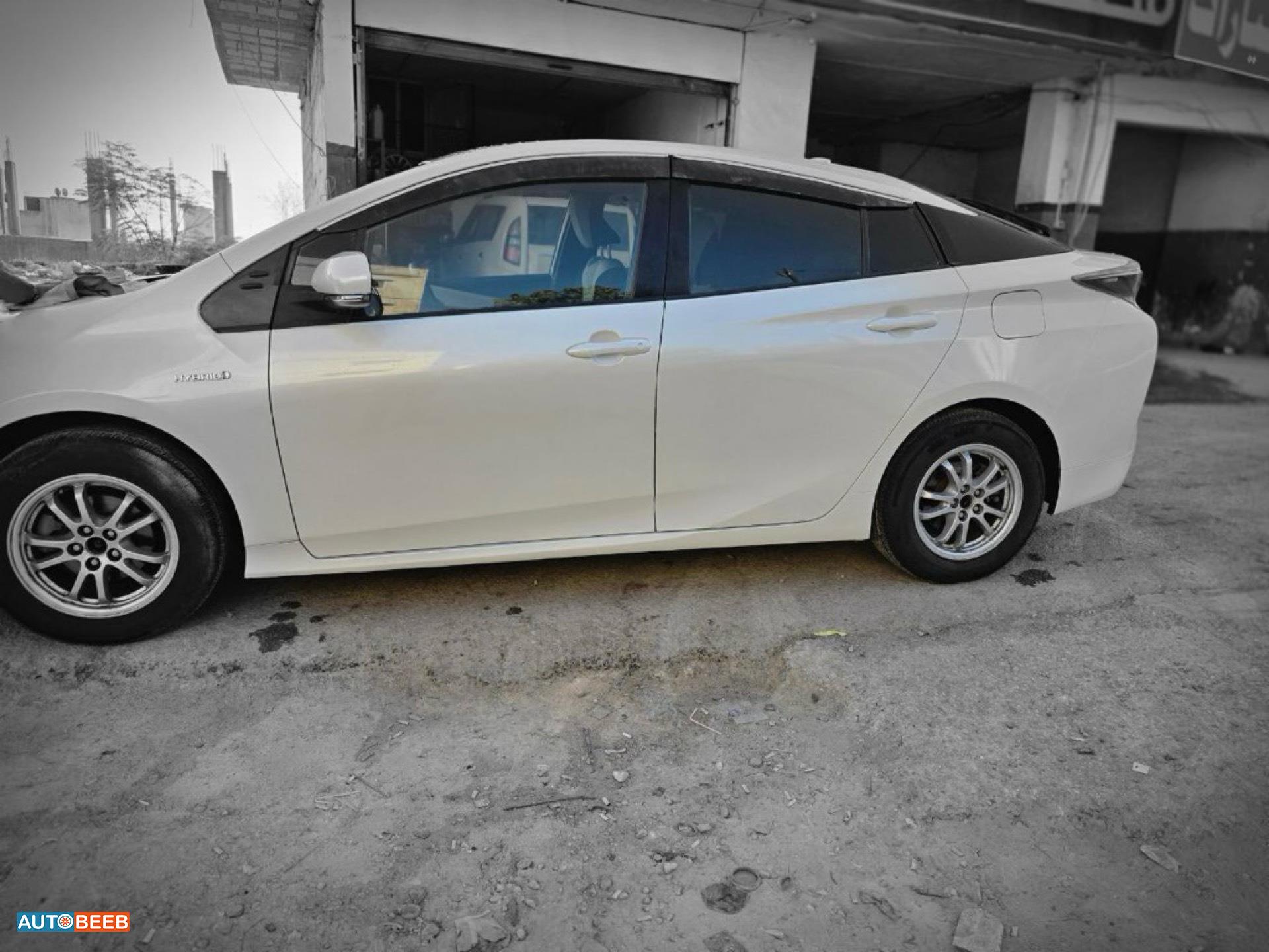 تويوتا بريوس 2017