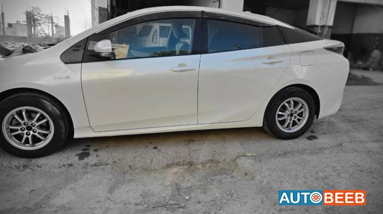 تويوتا بريوس 2017