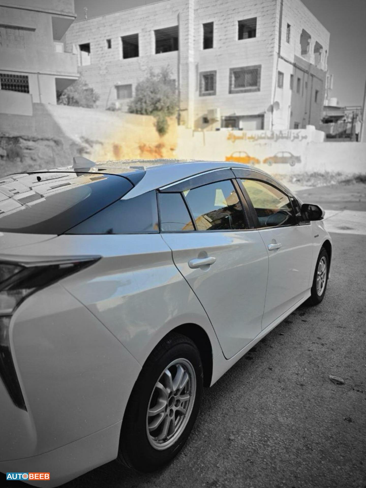 تويوتا بريوس 2017