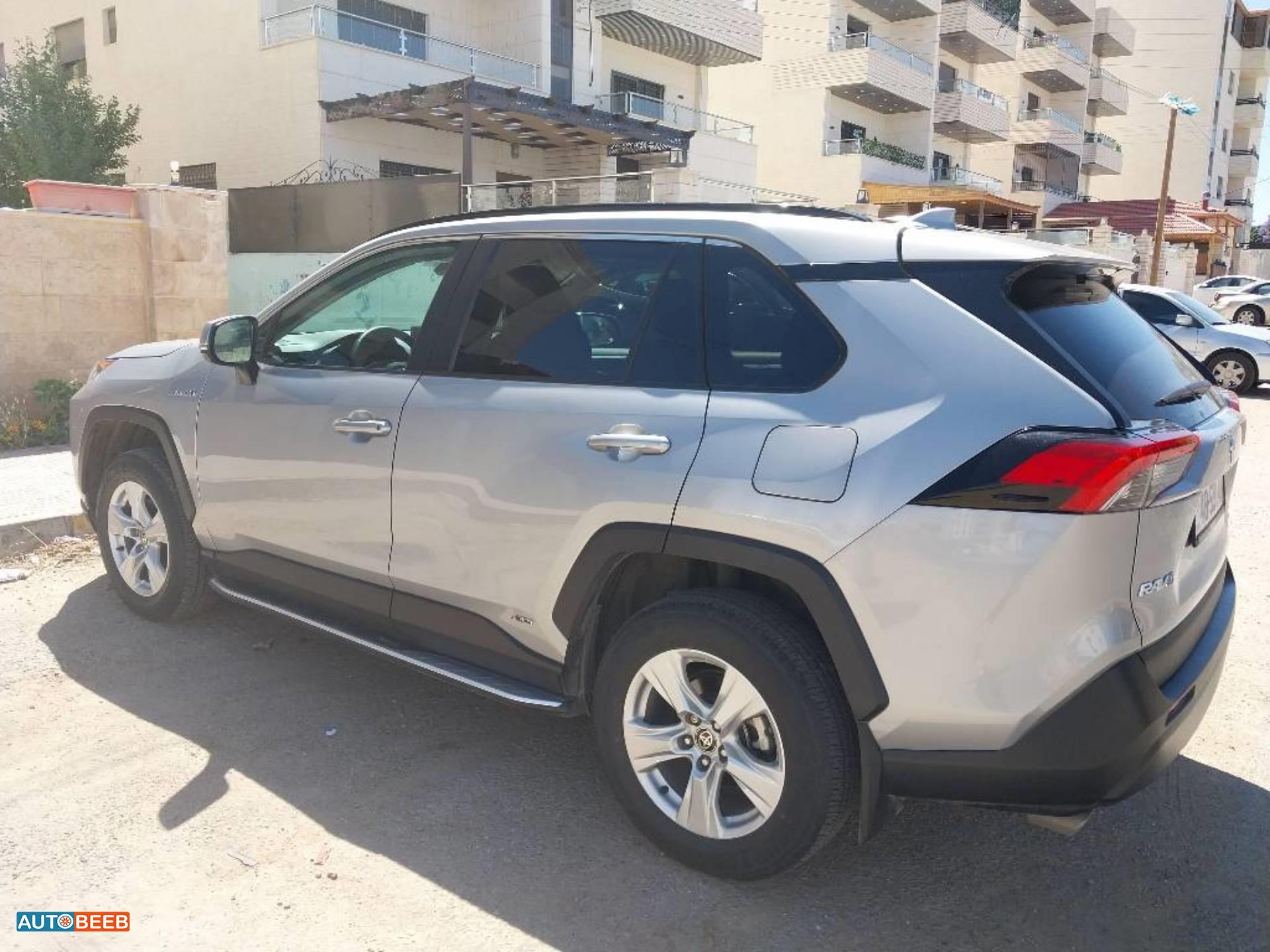 Toyota RAV4 2021