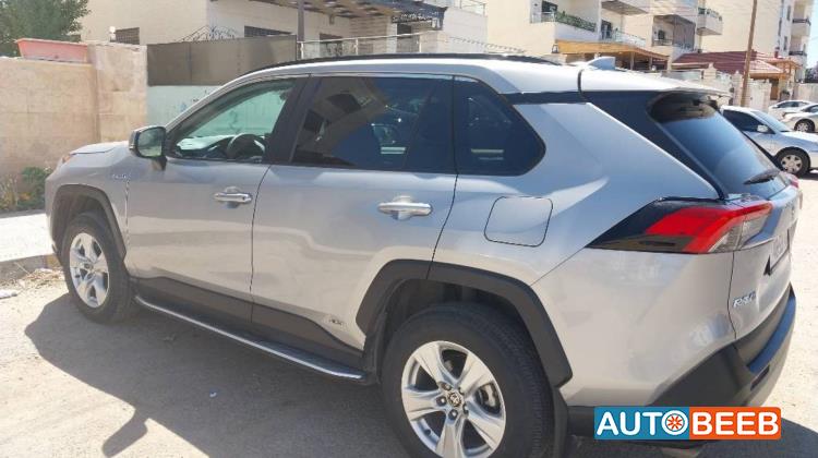 Toyota RAV4 2021