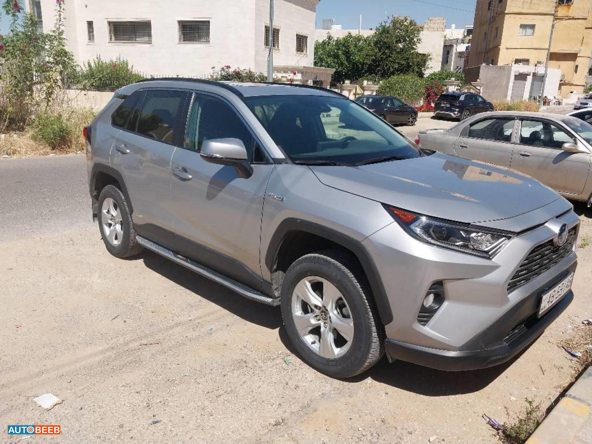Toyota RAV4 2021