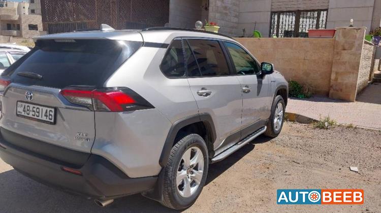 Toyota RAV4 2021
