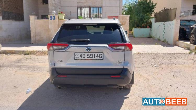 Toyota RAV4 2021