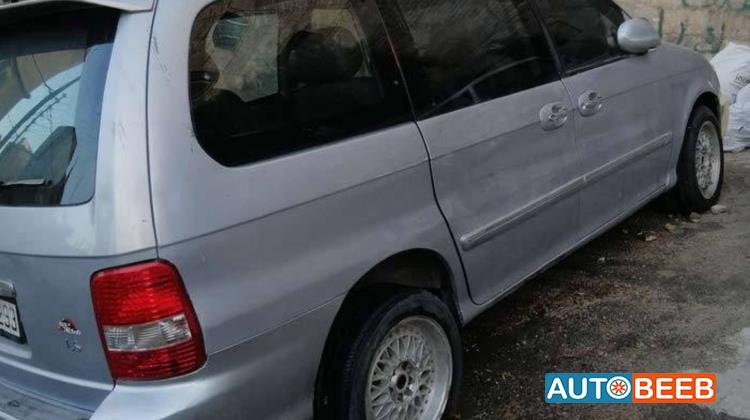 كيا كرنفال 2002