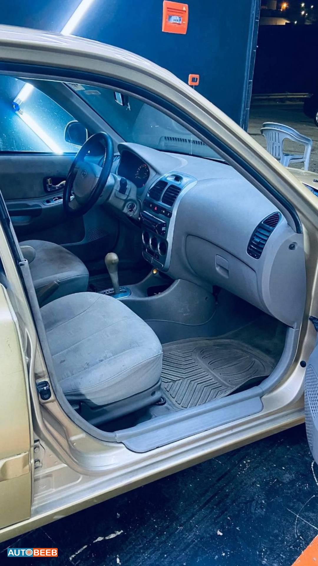 هيونداي فيرنا 2002