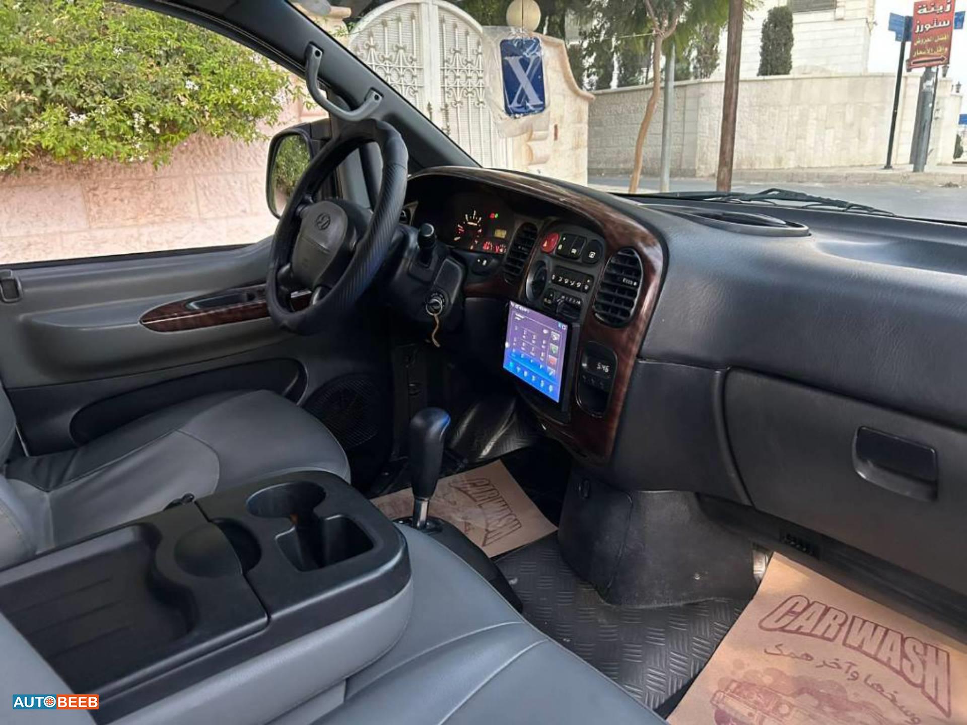 Minibus Hyundai 2005