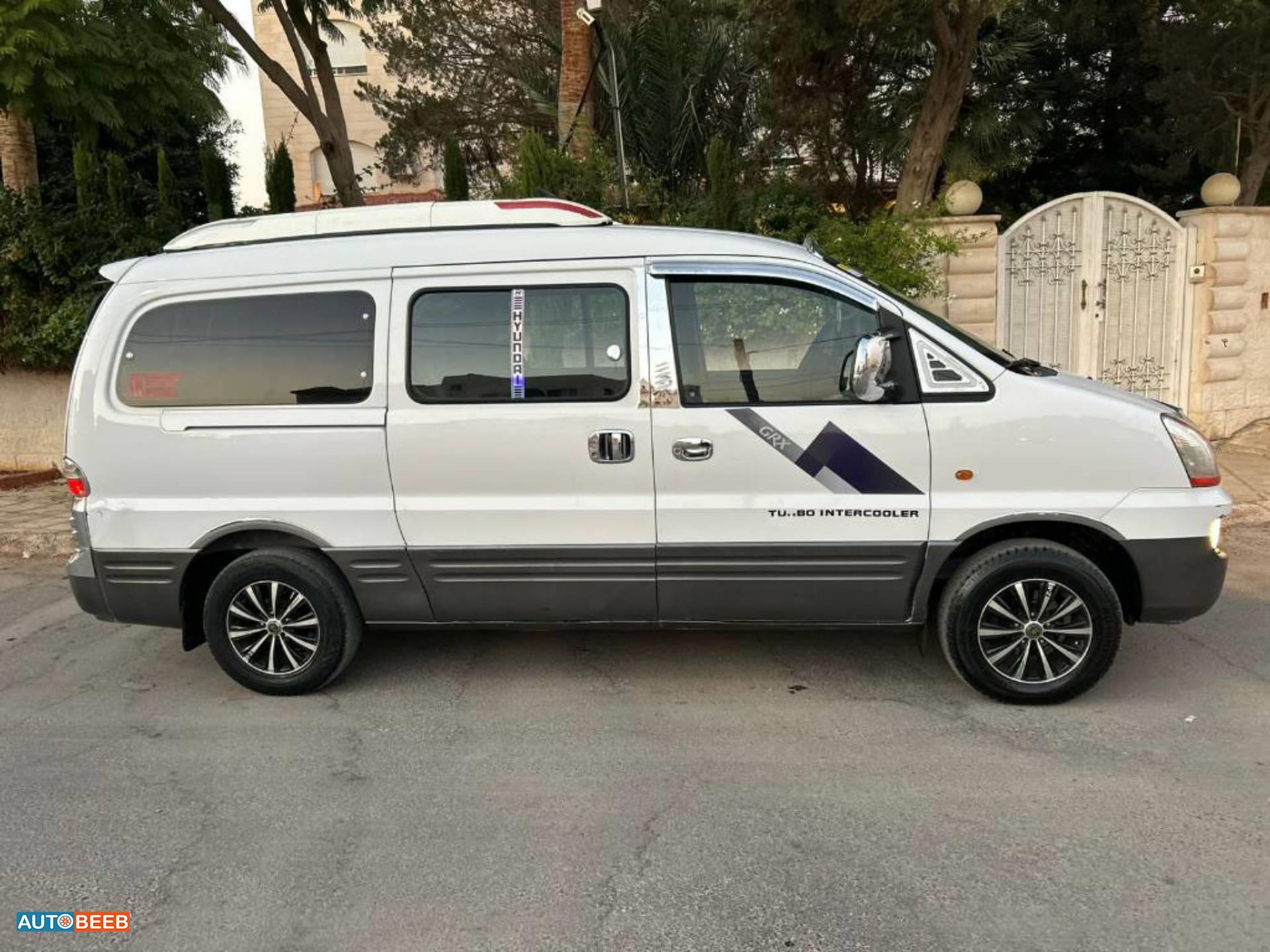 Minibus Hyundai 2005