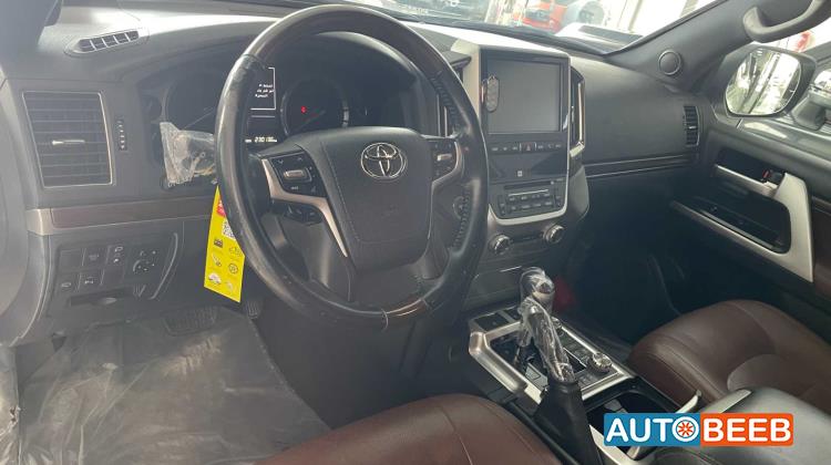 تويوتا لاندكروزر 2021