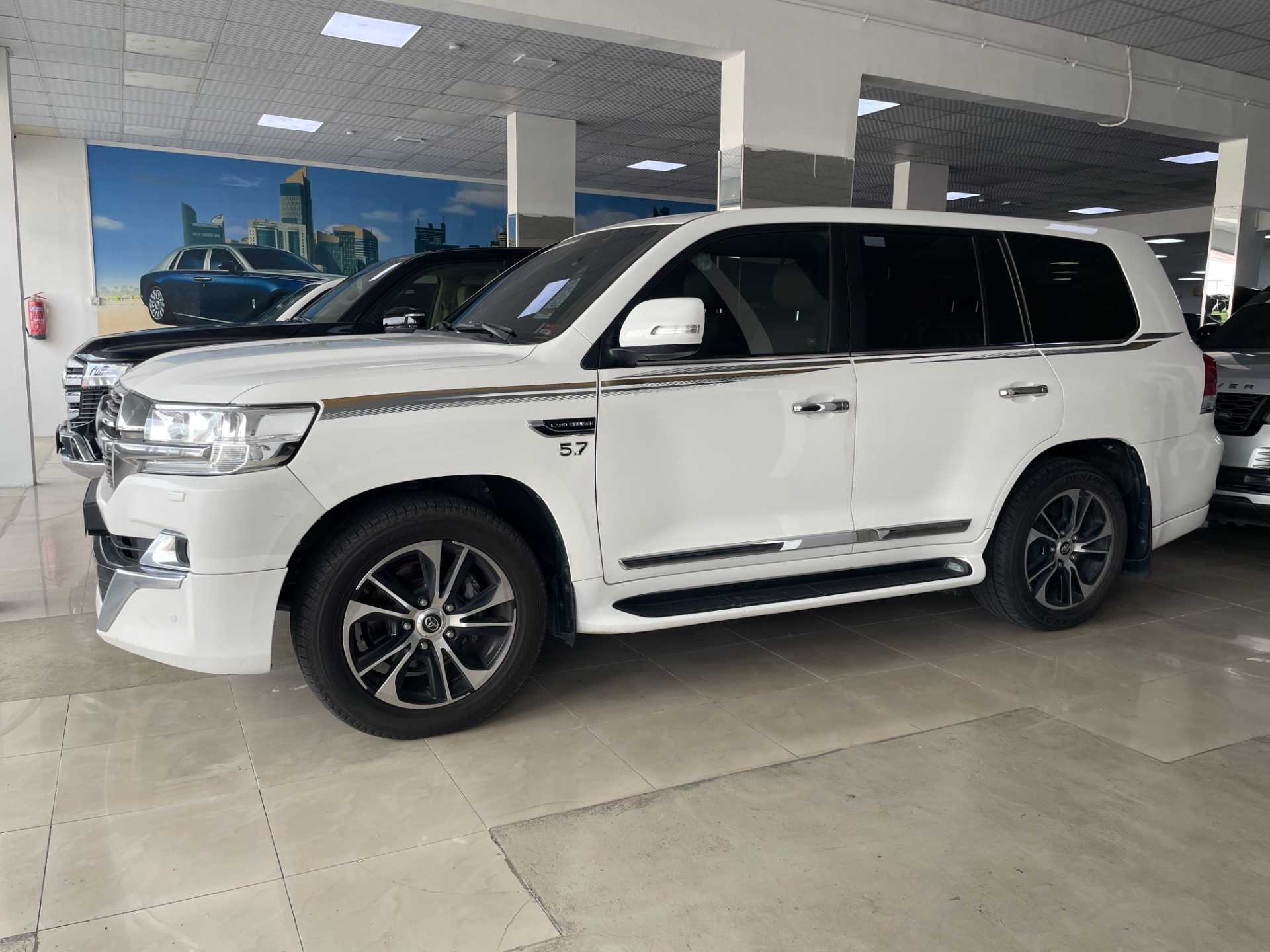 تويوتا لاندكروزر 2021