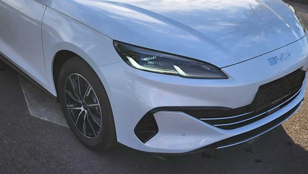 بي واي دي سيل 2024