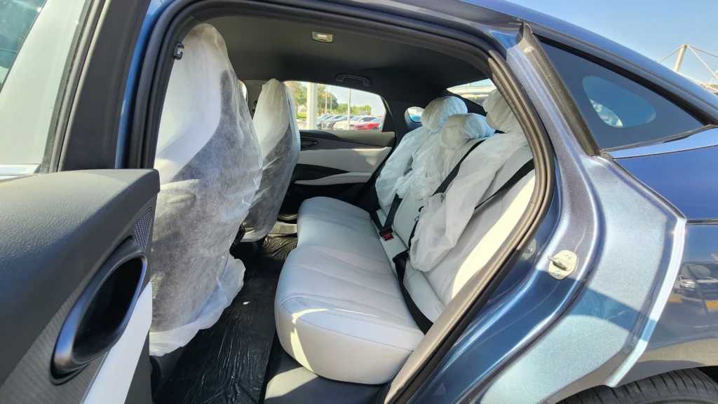 بي واي دي سيل 2024