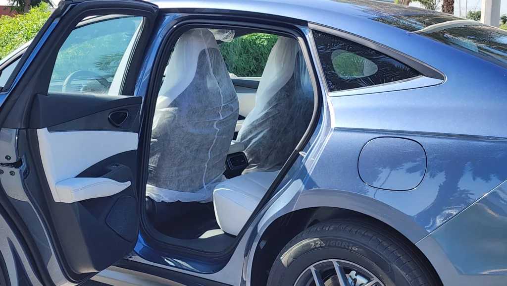 بي واي دي سيل 2024