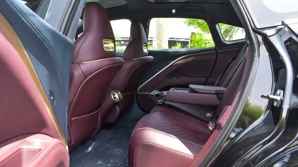 Avatr Model 011 2024