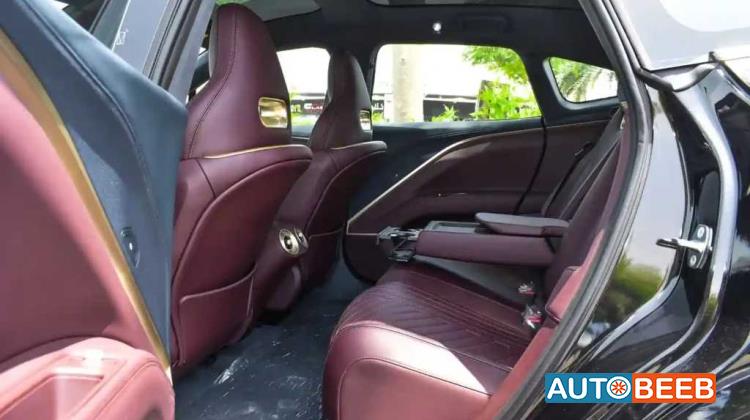 Avatr Model 011 2024