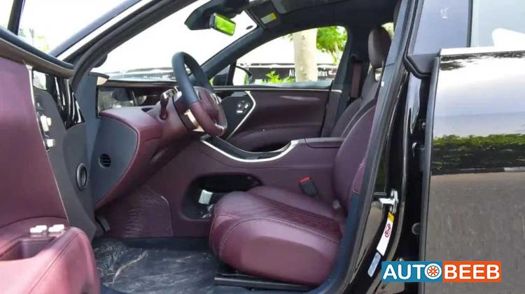 Avatr Model 011 2024