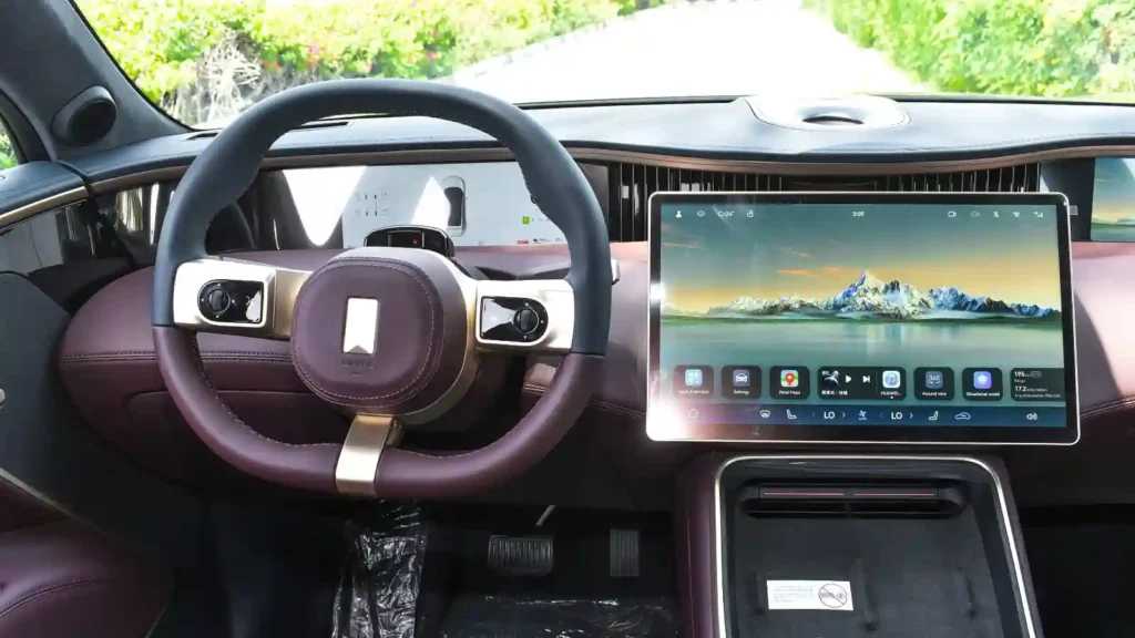 Avatr Model 011 2024