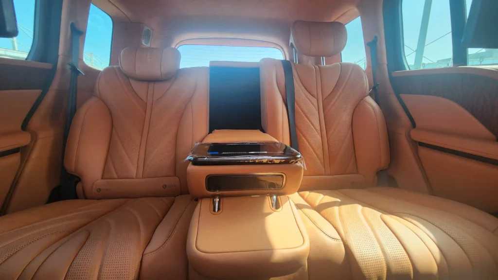 BYD Yangwang U8 2024