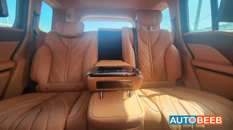 BYD Yangwang U8 2024