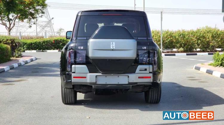 BYD Yangwang U8 2024