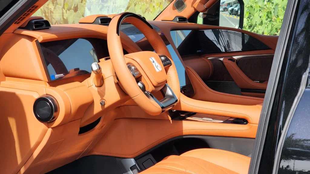 BYD Yangwang U8 2024