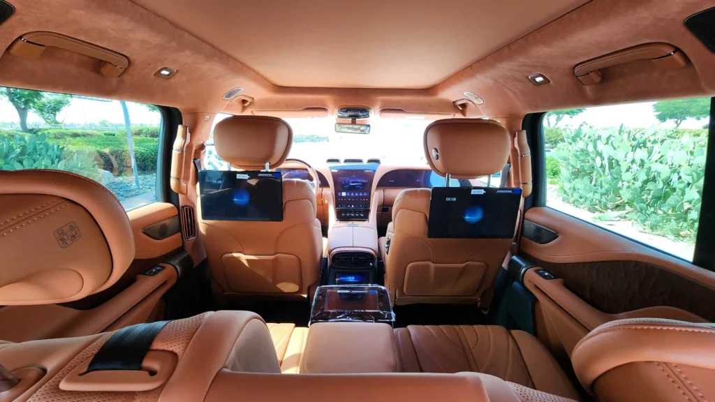 BYD Yangwang U8 2024