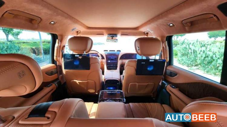 BYD Yangwang U8 2024