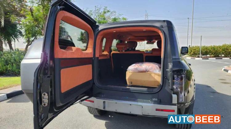 BYD Yangwang U8 2024