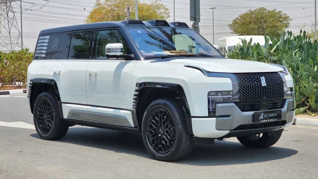 BYD Yangwang U8 2024