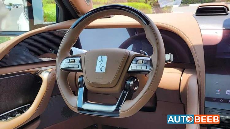 BYD Yangwang U8 2024