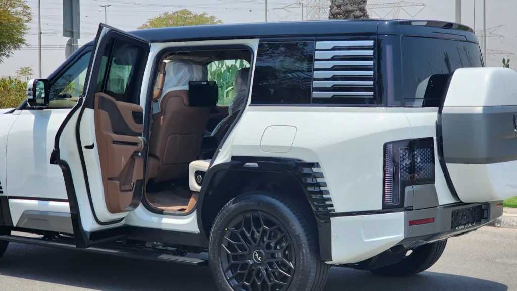 BYD Yangwang U8 2024