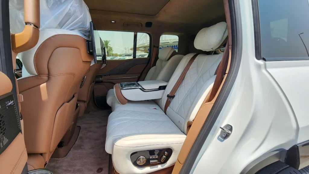 BYD Yangwang U8 2024