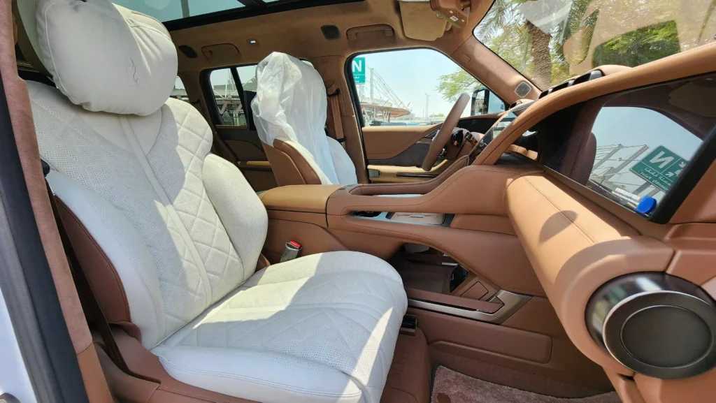 BYD Yangwang U8 2024