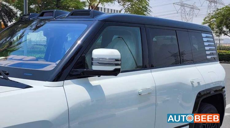 BYD Yangwang U8 2024