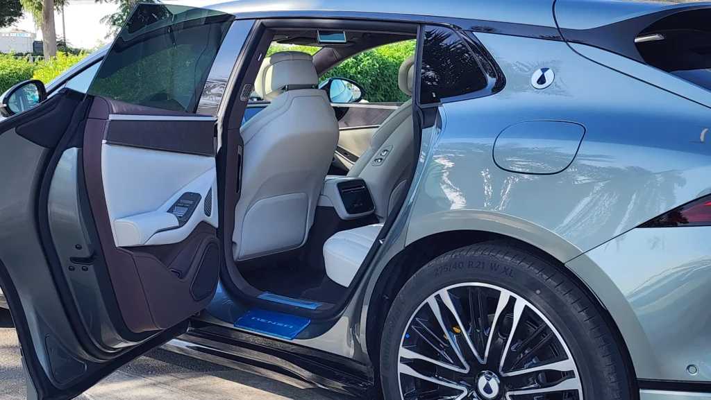 بي واي دي دينزا زد9 2024