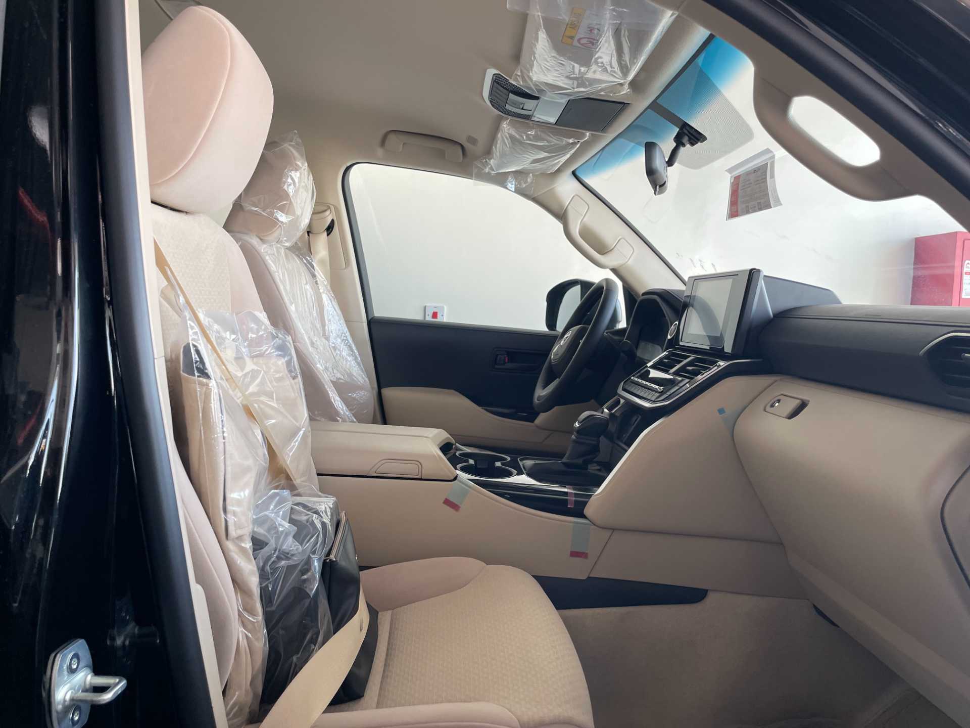 تويوتا لاندكروزر 2025