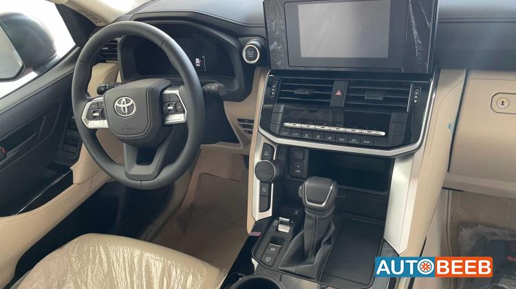 تويوتا لاندكروزر 2025