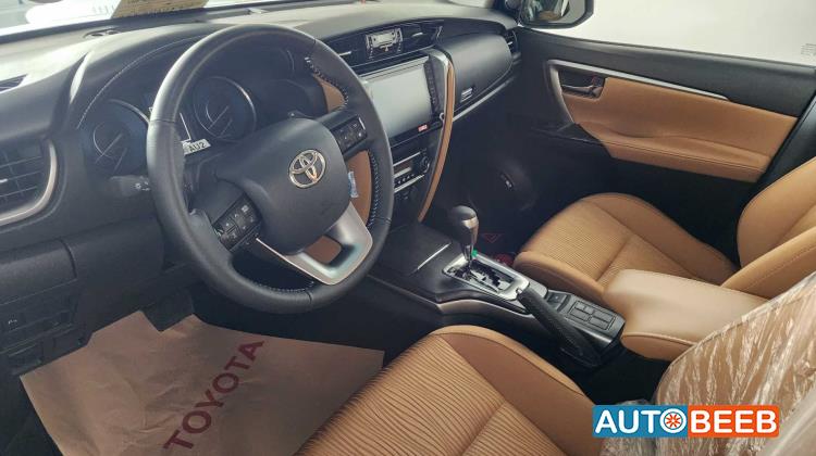 Toyota Fortuner 2024