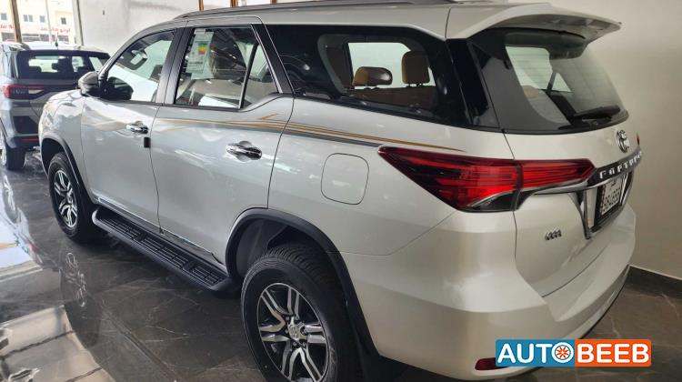Toyota Fortuner 2024