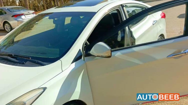 هيونداي افانتي 2012