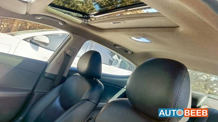 هيونداي افانتي 2012