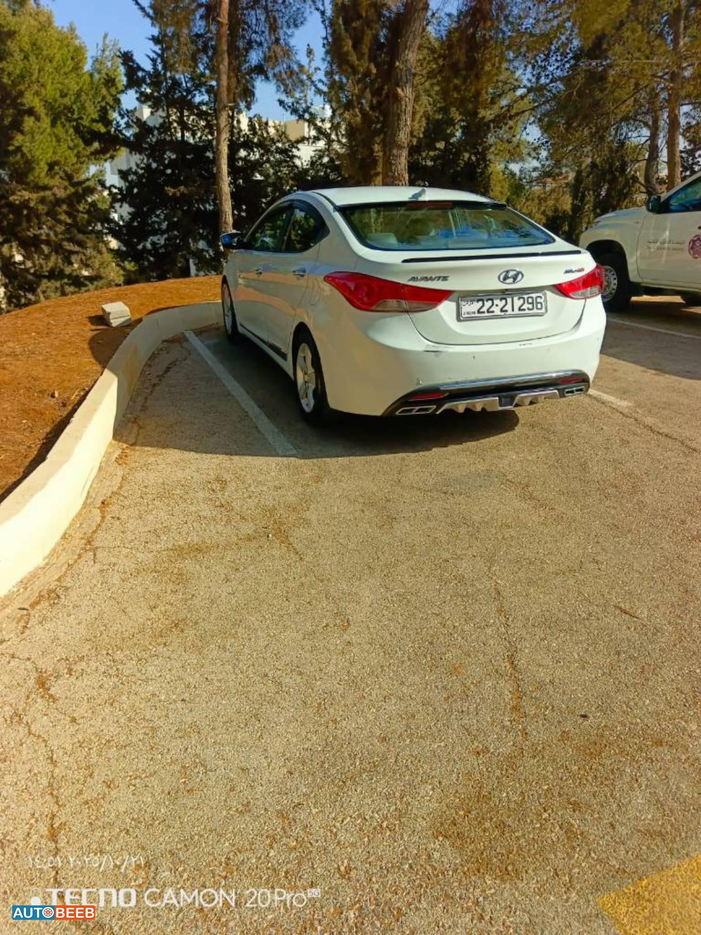 هيونداي افانتي 2012