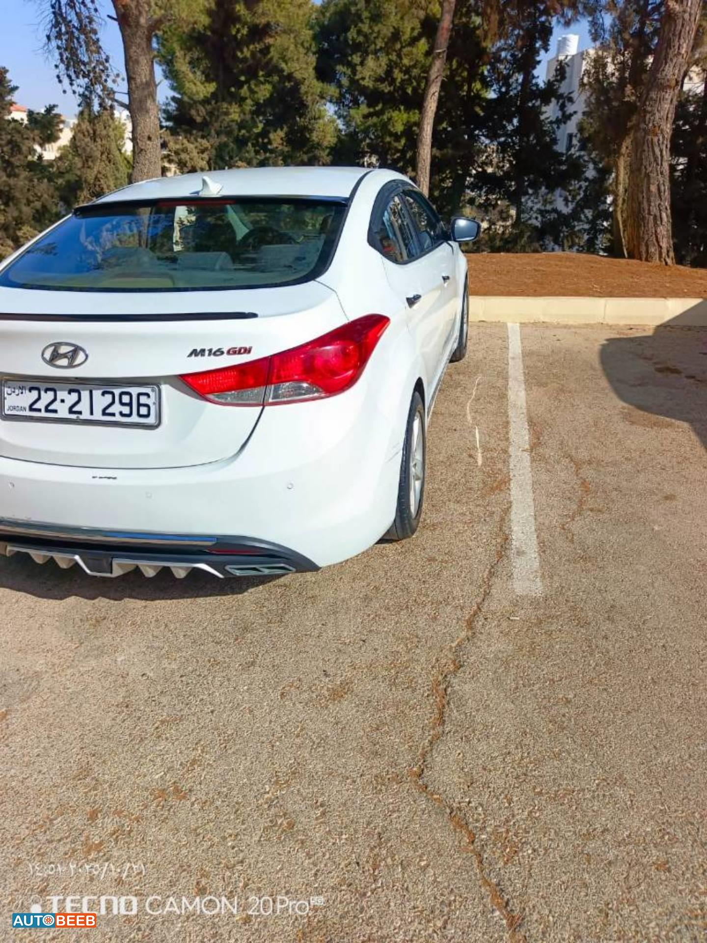 هيونداي افانتي 2012