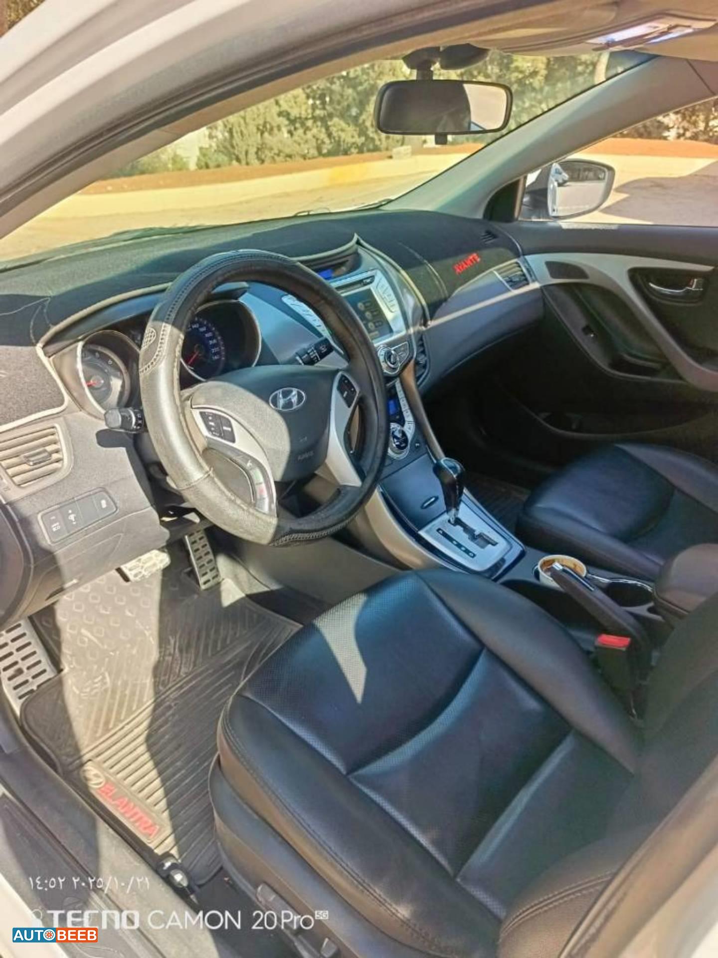 هيونداي افانتي 2012