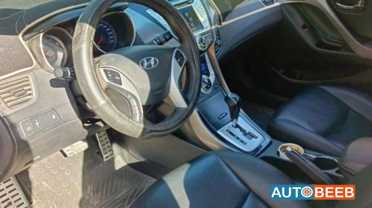 هيونداي افانتي 2012